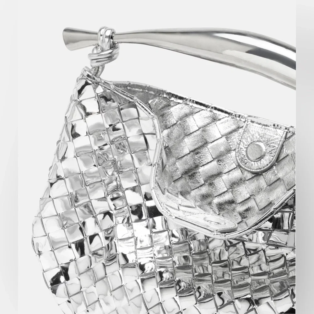 Bottega Veneta
Small Sardine leather top handle bag - Picture 4 of 11